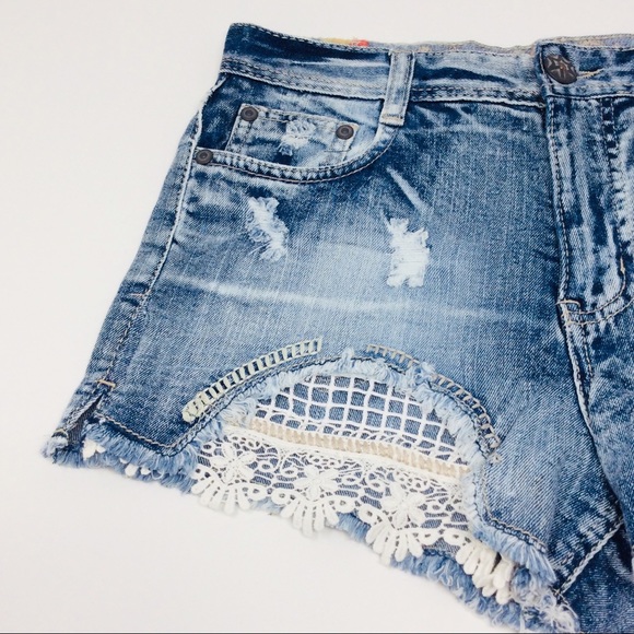 NWT Women’s Vanilla Star Lace Hi-Rise Denim Short - Picture 5 of 7